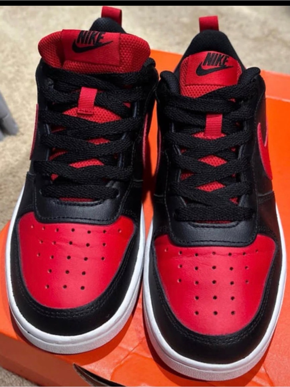 ' Nike Court Borough Low 2 GS Red and Black Low-Top Sneakers